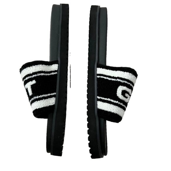 Sandals_&_Flip_Flops